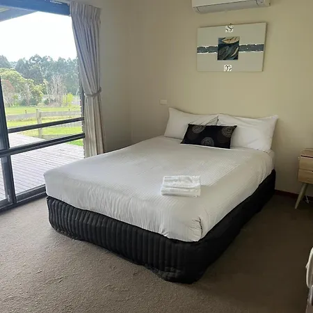 Warragul Views Motor Inn Exterior photo